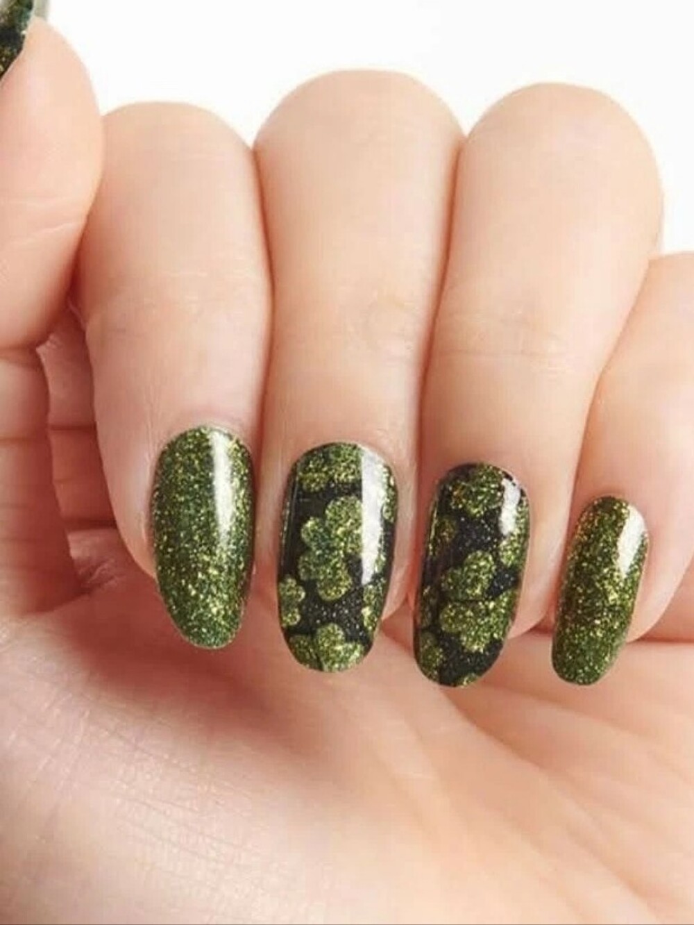 Color Street nail strips Shamrockin' and Rollin' design Retired Discontinued